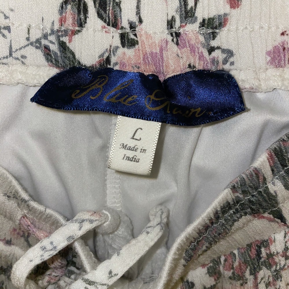 Cute Drawstring Shorts - Picture 3 of 4